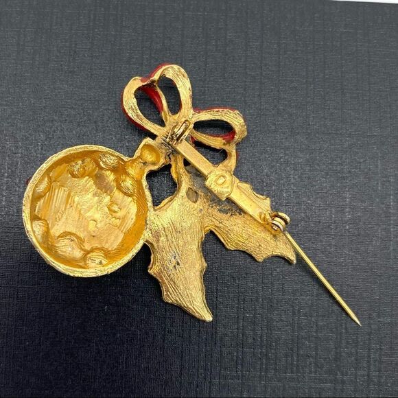Vintage Gerry’s Christmas Ball Holiday Brooch - Picture 2 of 3